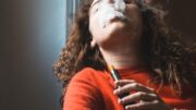 Kvinde, e-cigaret, rygning, røg